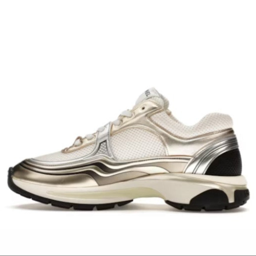 CHANEL CC RUNNER