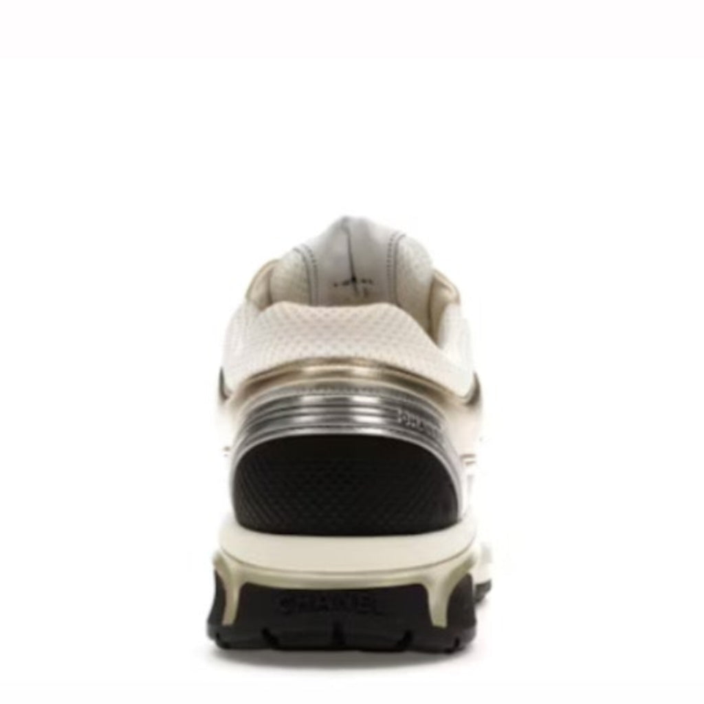 CHANEL CC RUNNER